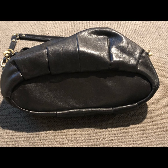 🌟HOST PICK!!🌟 Black Leather Coach Bag 🌟 - Picture 5 of 8